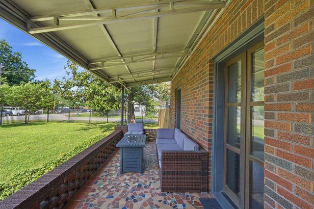 210 Coronado Street, Houston, TX 77009