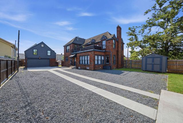210 Coronado Street, Houston, TX 77009