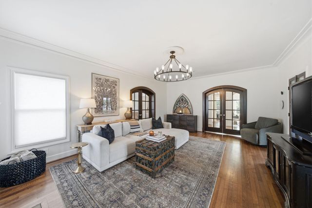 210 Coronado Street, Houston, TX 77009