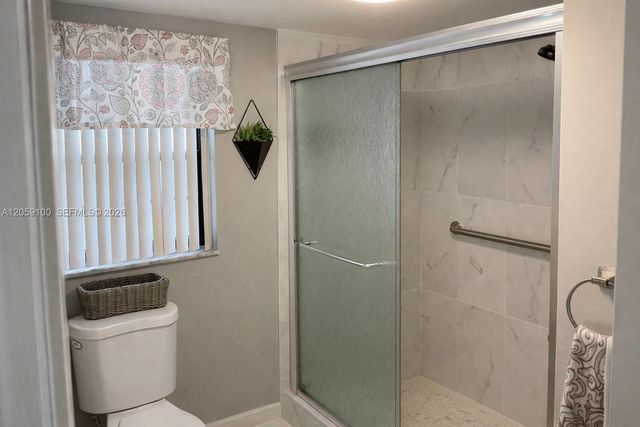 20851 San Simeon Way 202, Miami, FL 33179