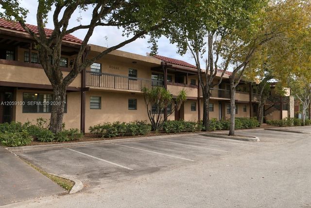 20851 San Simeon Way 202, Miami, FL 33179