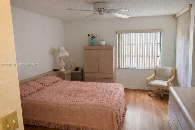20851 San Simeon Way 202, Miami, FL 33179