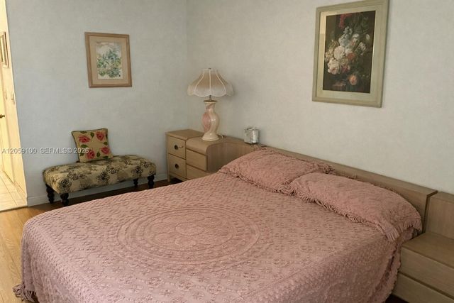20851 San Simeon Way 202, Miami, FL 33179