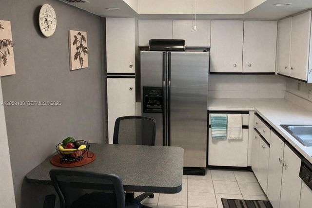 20851 San Simeon Way 202, Miami, FL 33179