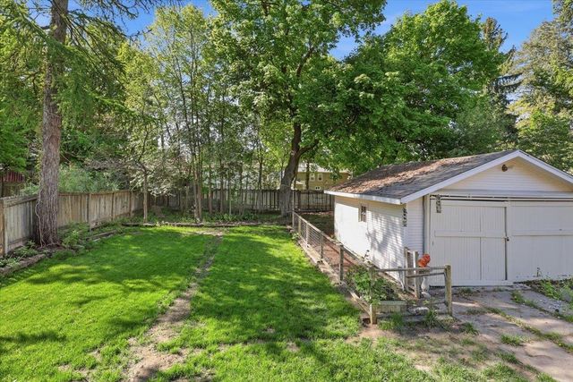 826 E 34th Ave, Spokane, WA 99203