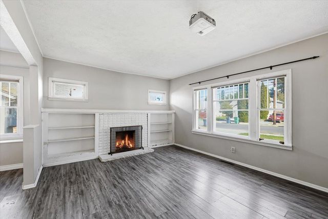 826 E 34th Ave, Spokane, WA 99203