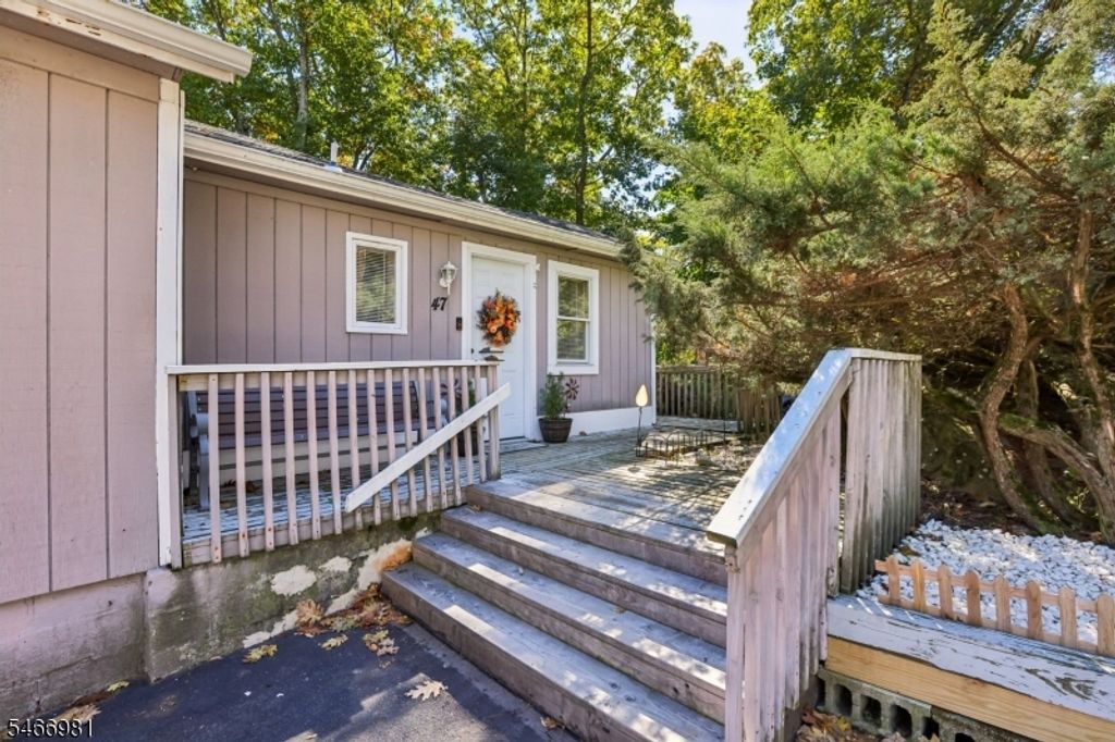 47 Jefferson Trl, Hopatcong Boro, NJ 07843 — photo 2