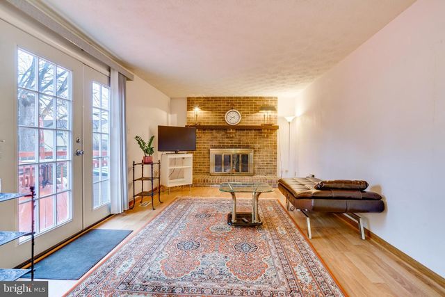 2851 EDGELEA RD, Vienna, VA 22181