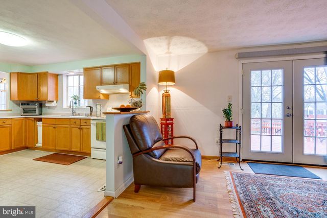 2851 EDGELEA RD, Vienna, VA 22181