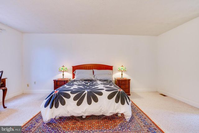 2851 EDGELEA RD, Vienna, VA 22181