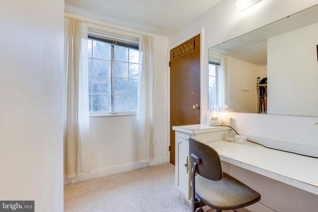 2851 EDGELEA RD, Vienna, VA 22181