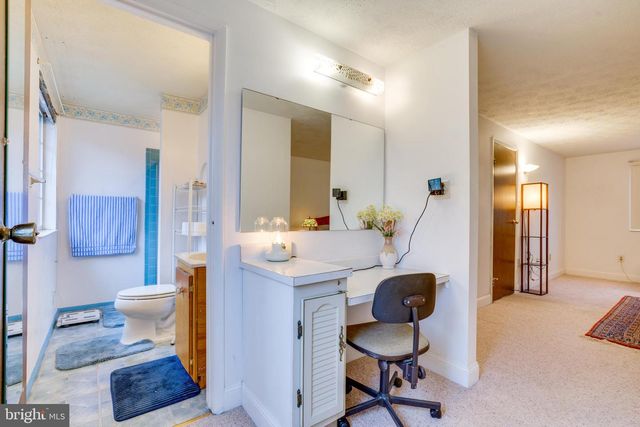 2851 EDGELEA RD, Vienna, VA 22181