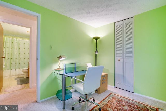 2851 EDGELEA RD, Vienna, VA 22181