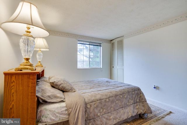 2851 EDGELEA RD, Vienna, VA 22181