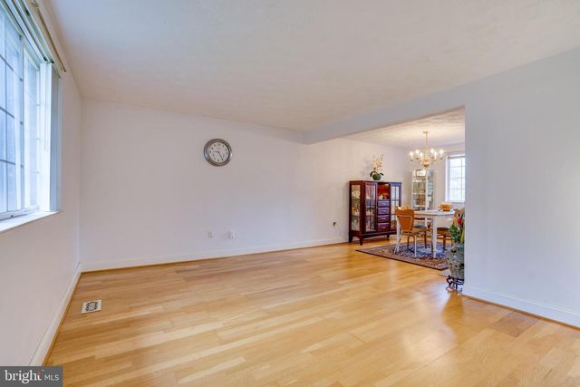 2851 EDGELEA RD, Vienna, VA 22181