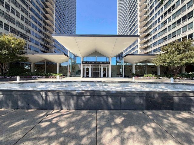 3550 N Lake Shore Drive 1806, Chicago, IL 60657
