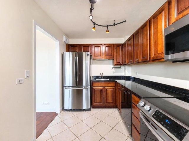 3550 N Lake Shore Drive 1806, Chicago, IL 60657