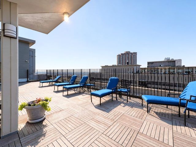 3550 N Lake Shore Drive 1806, Chicago, IL 60657