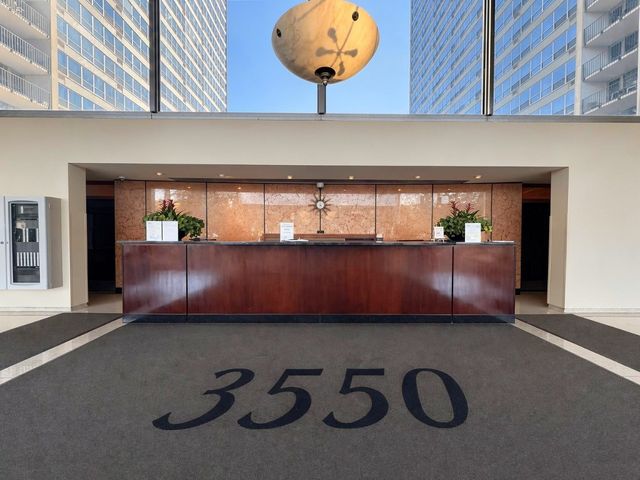 3550 N Lake Shore Drive 1806, Chicago, IL 60657