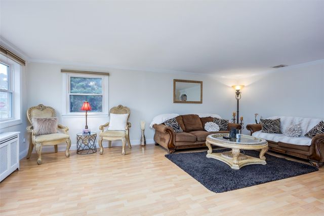 414 Pecan Street, Lindenhurst, NY 11757