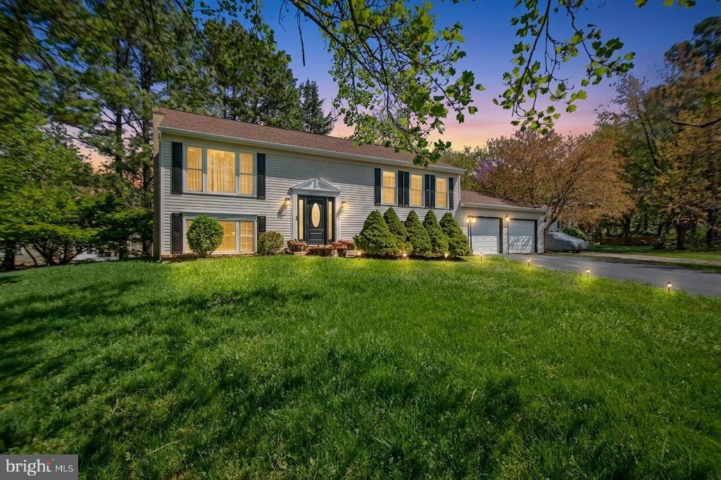 10217 MCKEAN CT, Great Falls, VA 22066