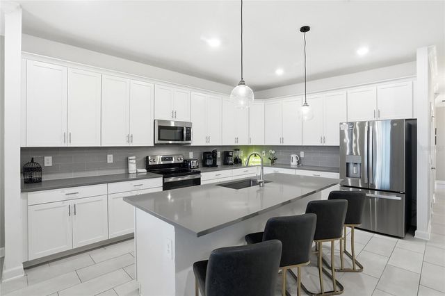 8904 TAKEAWAY WAY, Davenport, FL 33896