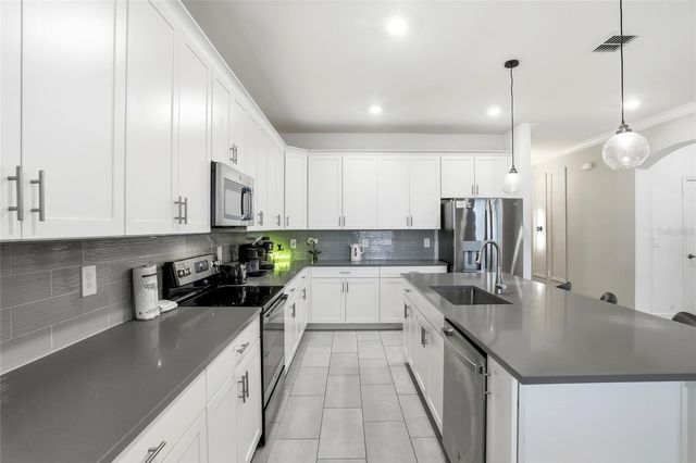 8904 TAKEAWAY WAY, Davenport, FL 33896