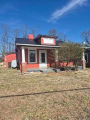 2608 Old Forest Road, Lynchburg, VA 24501