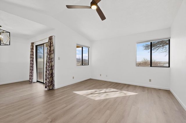 4542 Sunstone Way NE, Rio Rancho, NM 87124