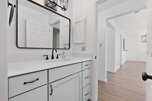 4542 Sunstone Way NE, Rio Rancho, NM 87124