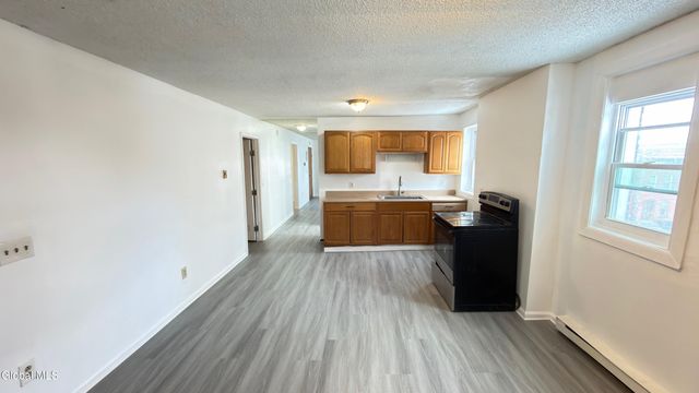 3134 6th Avenue 3, Troy, NY 12180