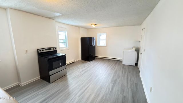 3134 6th Avenue 3, Troy, NY 12180