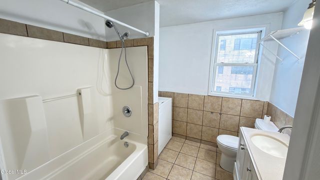 3134 6th Avenue 3, Troy, NY 12180