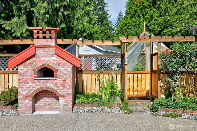 612 Rainier Lane, Port Ludlow, WA 98365