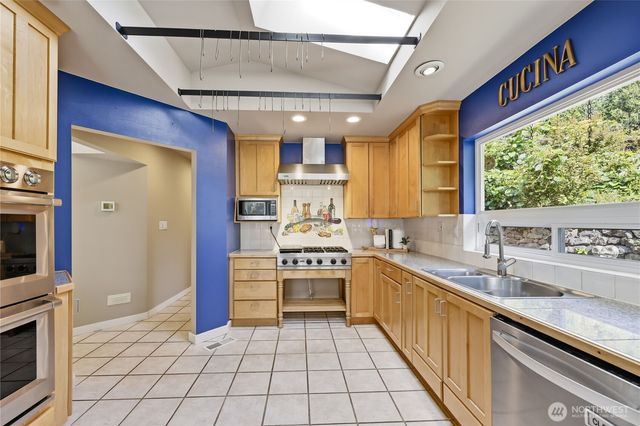 612 Rainier Lane, Port Ludlow, WA 98365