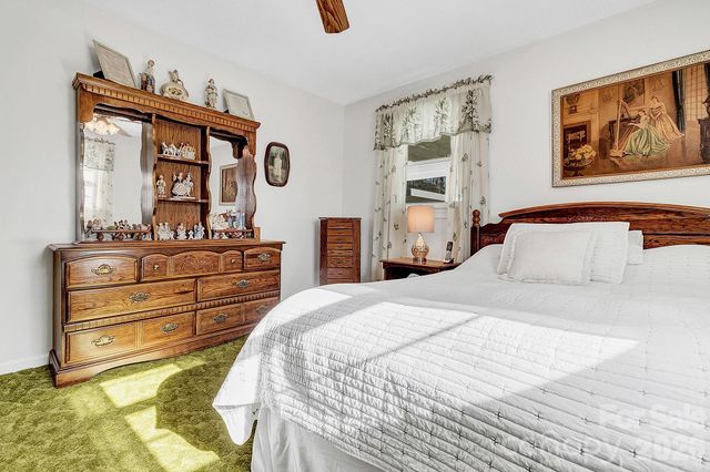 44 Tuttle Road, Hendersonville, NC 28792