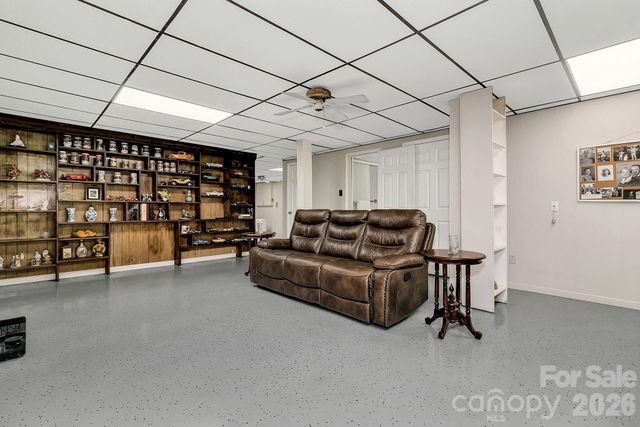 44 Tuttle Road, Hendersonville, NC 28792