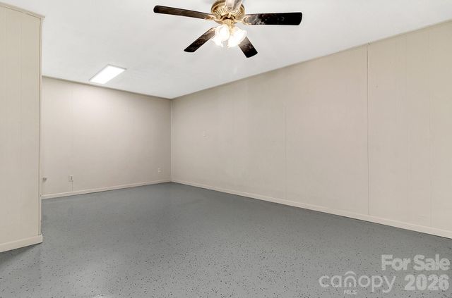 44 Tuttle Road, Hendersonville, NC 28792