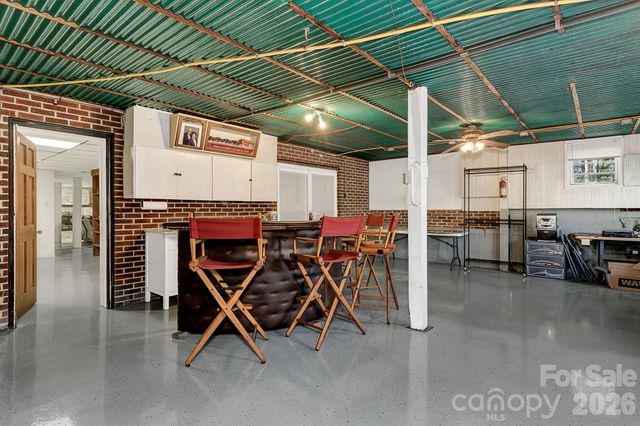 44 Tuttle Road, Hendersonville, NC 28792