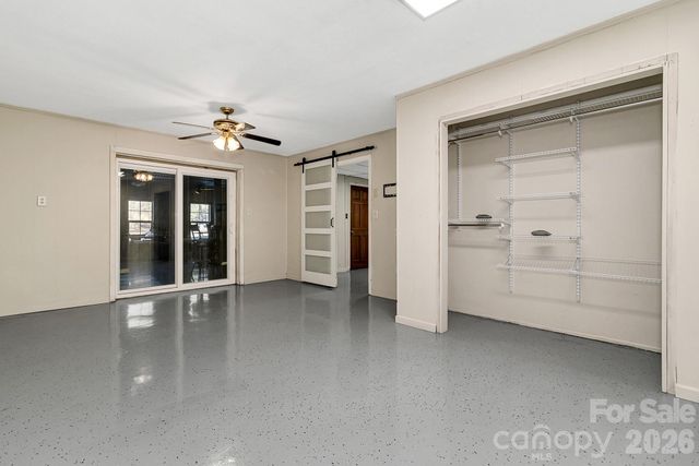 44 Tuttle Road, Hendersonville, NC 28792