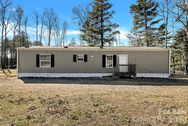 44 Tuttle Road, Hendersonville, NC 28792