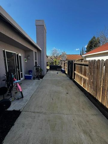 8098 Langham Way, Sacramento, CA 95829