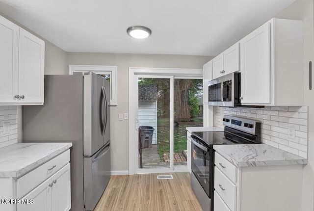 2227 Portsmouth Avenue, Toledo, OH 43613