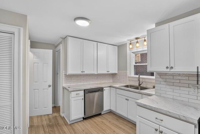 2227 Portsmouth Avenue, Toledo, OH 43613