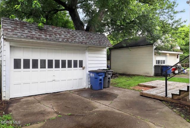 2227 Portsmouth Avenue, Toledo, OH 43613