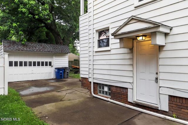 2227 Portsmouth Avenue, Toledo, OH 43613