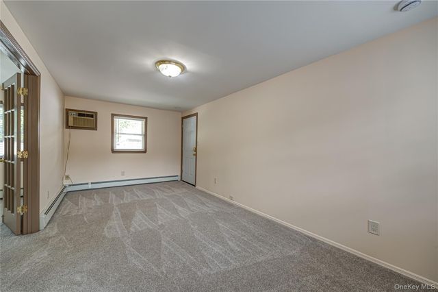 16 Sussex Lane, Lake Grove, NY 11755