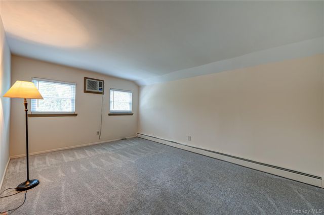 16 Sussex Lane, Lake Grove, NY 11755