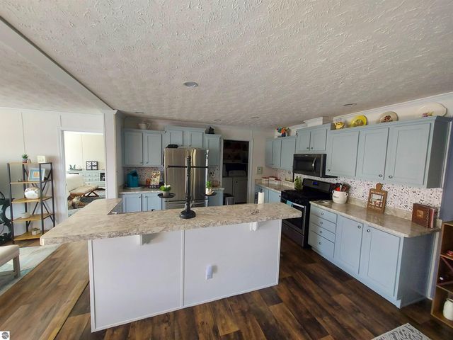 2259 Leisure Lane, Traverse City, MI 49686