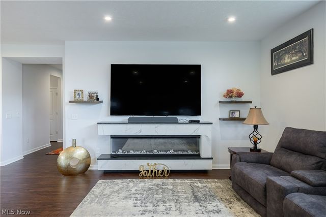 3130 Aspen Lane, Twinsburg, OH 44087